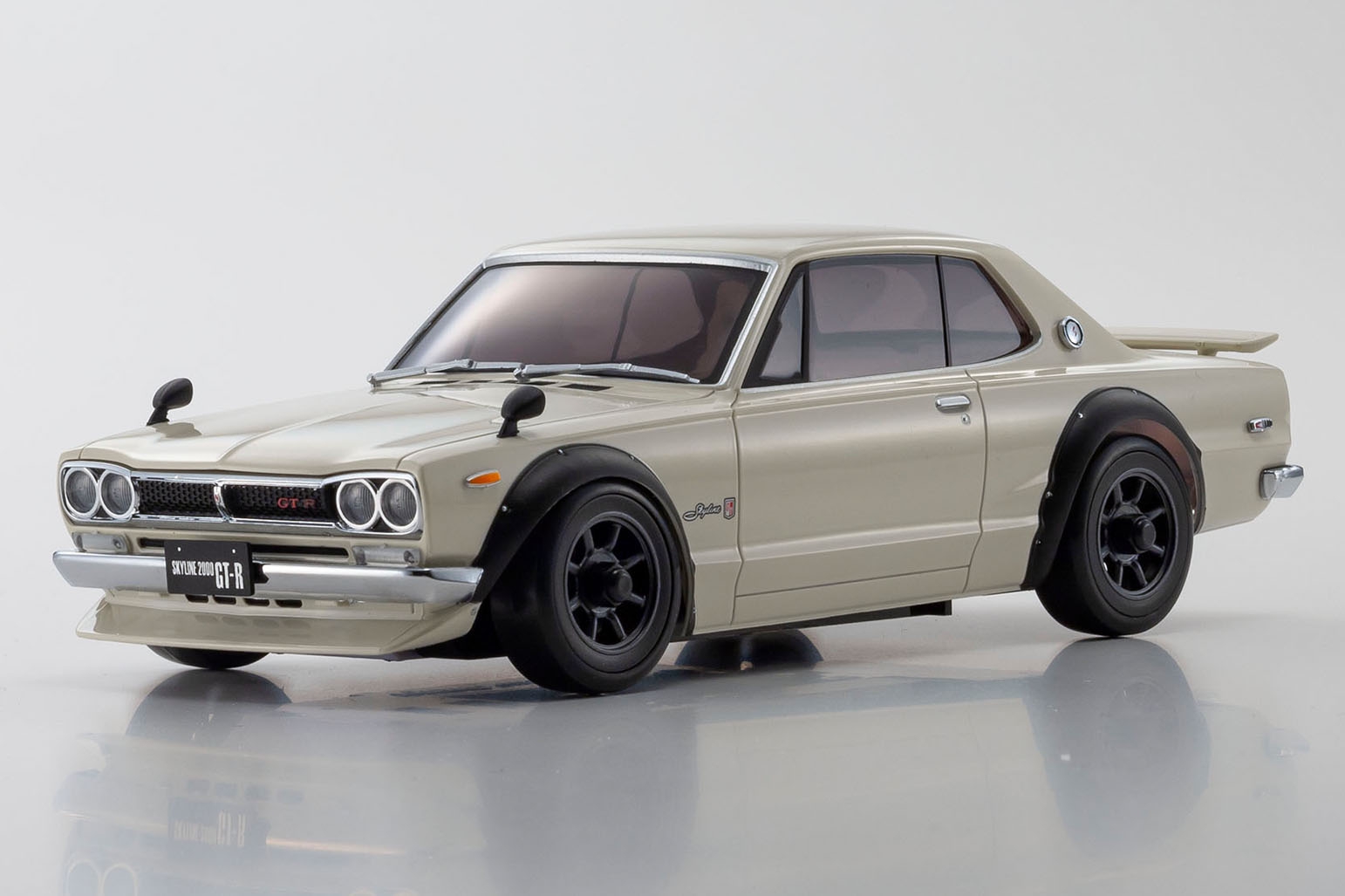 ミニッツ 日産スカイライン2000GT-R(KPGC10)チューンド・バージョンの