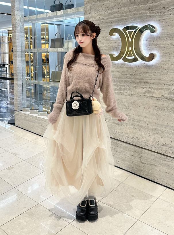 オフショルシャギーニットトップス×チュールスカートセットアップ