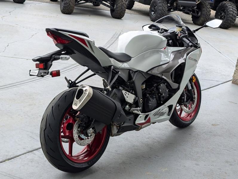2025 Kawasaki Ninja® ZX™-6R | Ridezilla Albany