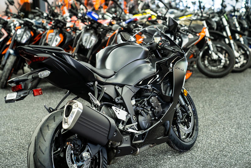 2024 Kawasaki Ninja® ZX™-6R Metallic Flat Spark Black/Ebony