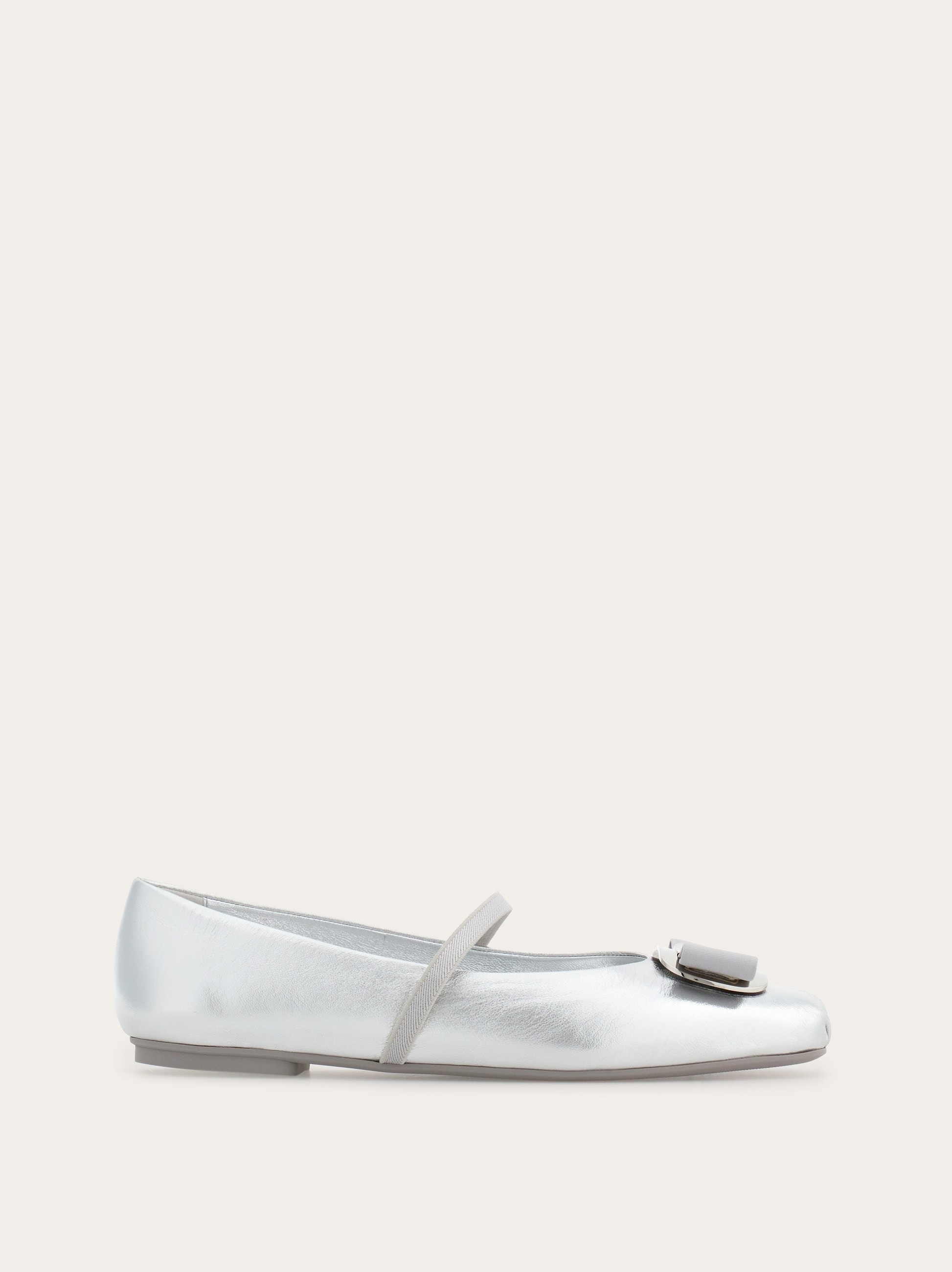 New Vara plate ballet flat - Women | Ferragamo