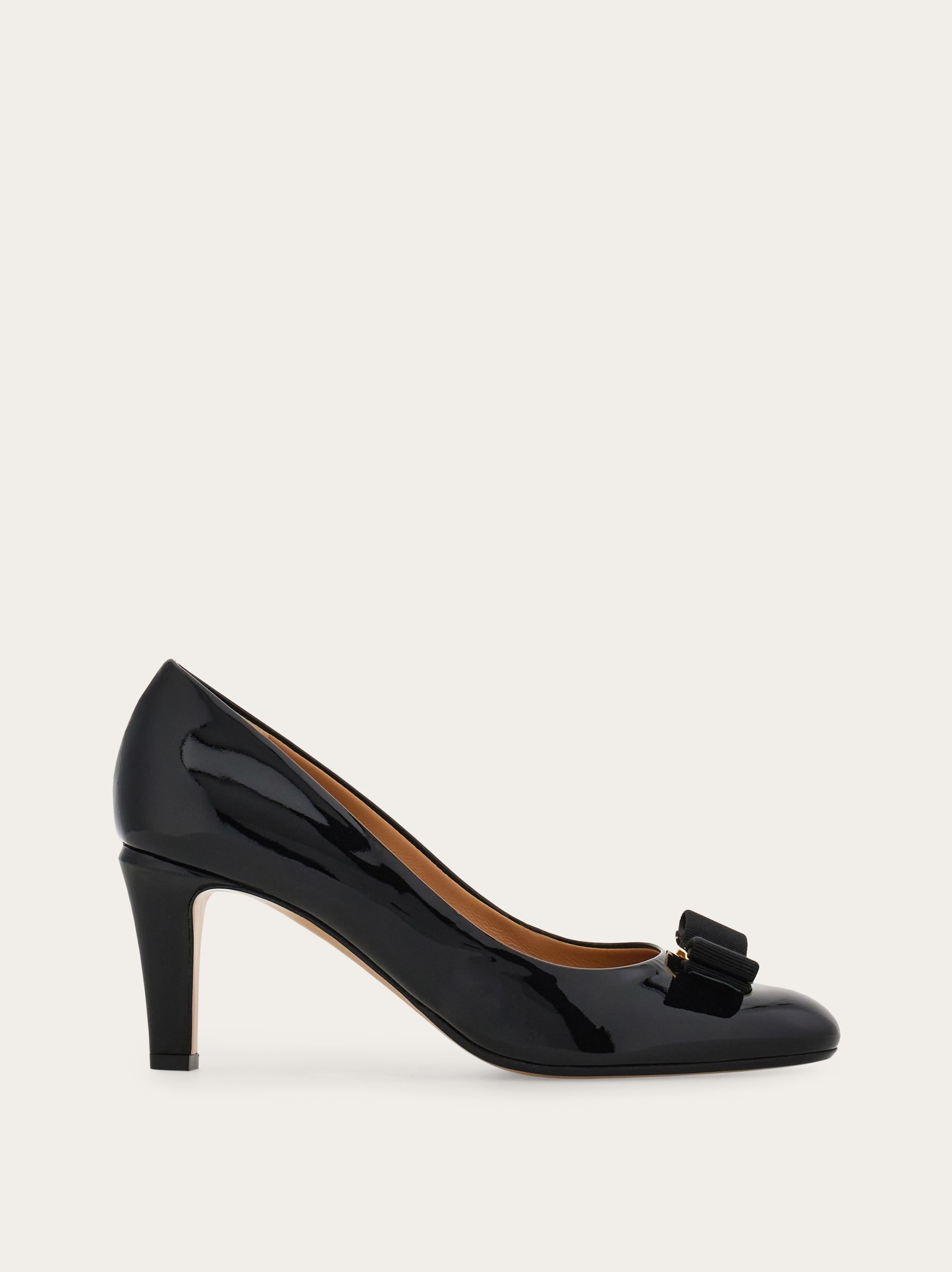 Vara bow pump - Women | Ferragamo