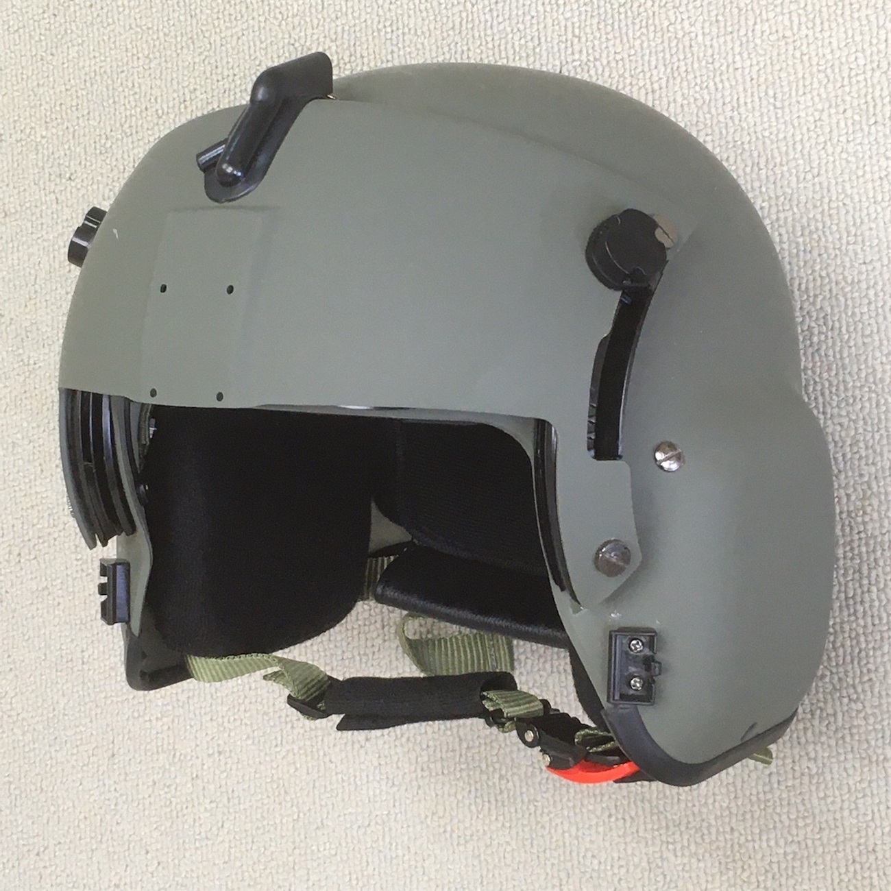 専用マスクが特徴的！【アメリカ軍装備品】ヘリコプターパイロット用