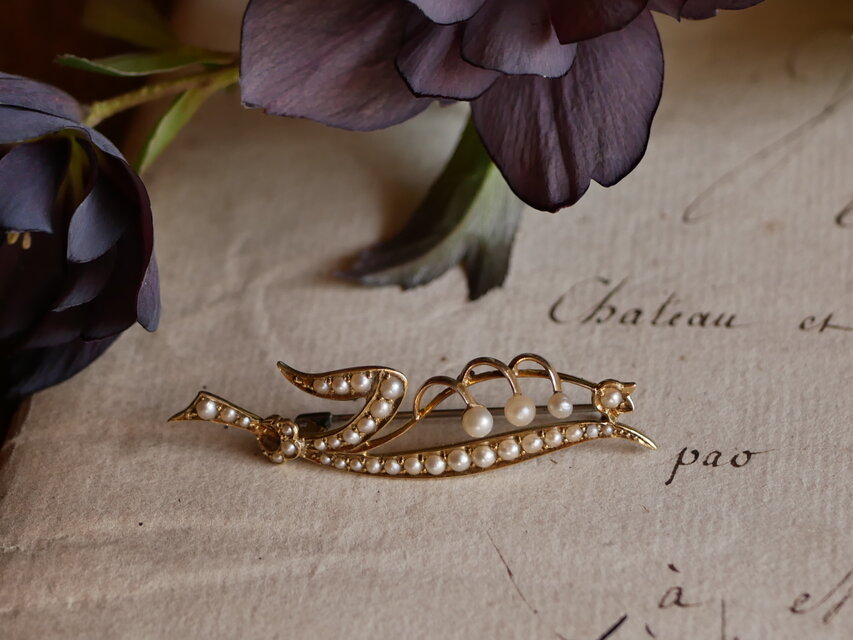 ブーケ フランスアンティーク 鈴蘭とツバメのブローチ アンティーク