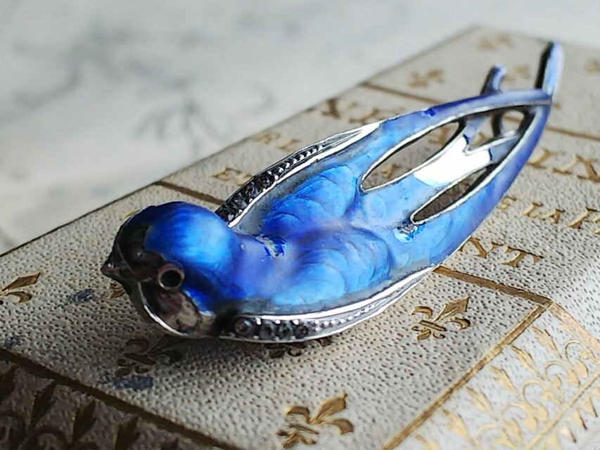 フランスアンティーク Blueエナメル／ペースト／ツバメのブローチ（65