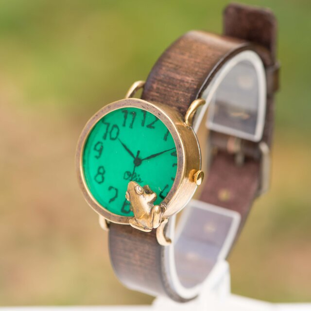 池をのぞく蛙腕時計M エメラルド | iichi 日々の暮らしを心地よくする