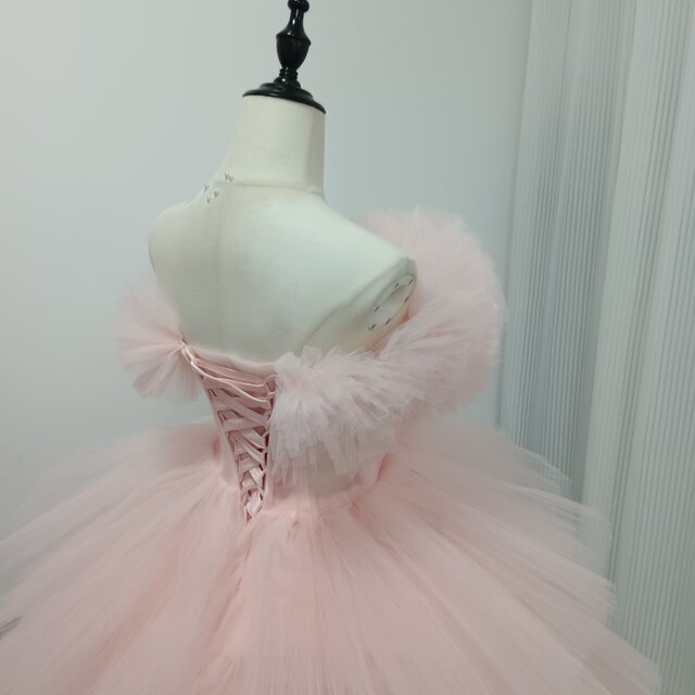 豪華！カラードレス オフショルダー ピンク 編み上げ 柔らかく重ねた
