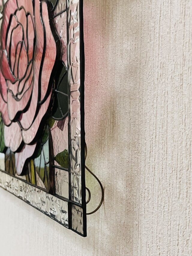 ステンドグラスのパネル『バラ』 | iichi 日々の暮らしを心地よくする