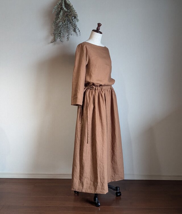 マキシ丈 リネンギャザーワンピース_キャラメルブラウン | iichi 日々