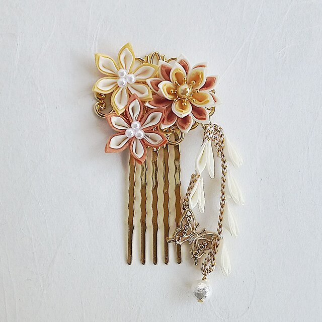 つまみ細工 花と蝶の髪飾り イエロー×オレンジ 《成人式、七五三、卒業