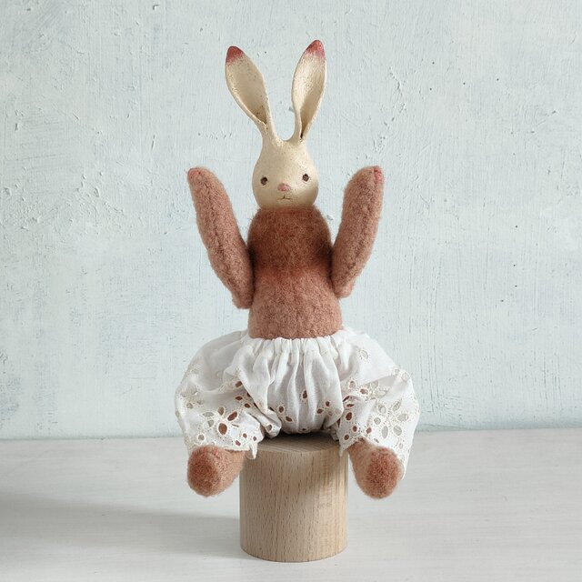 うさぎ apricot ｜ とりの時間 opt.壁掛け紐 | iichi 日々の暮らしを