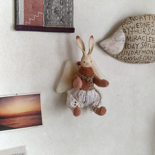 うさぎ apricot ｜ とりの時間 opt.壁掛け紐 | iichi 日々の暮らしを