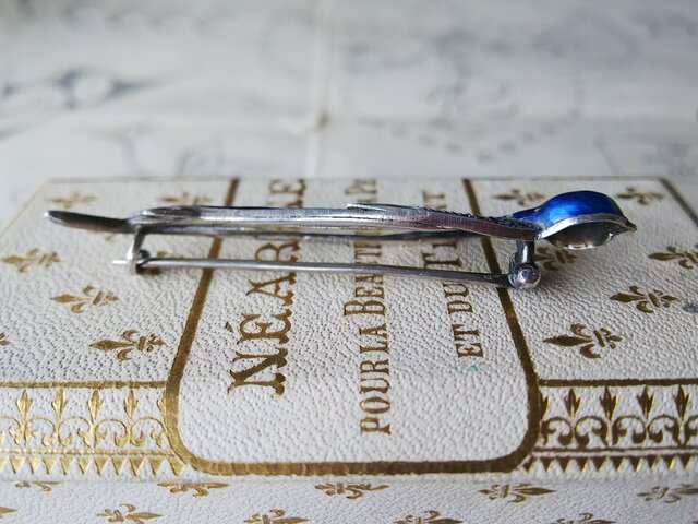 フランスアンティーク Blueエナメル／ペースト／ツバメのブローチ（65