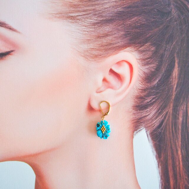 ターコイズ フラワーカービング ピアス 14kgf | iichi 日々の暮らしを