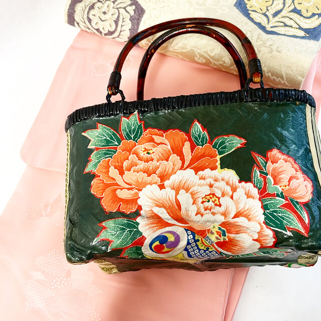 オーダー受付中』浮世絵一閑張りバッグ “猫と提灯” | iichi 日々の