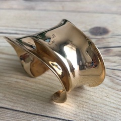 ETRE TOKYO ストリームラインワイドカフ ゴールド 大人気 バングル