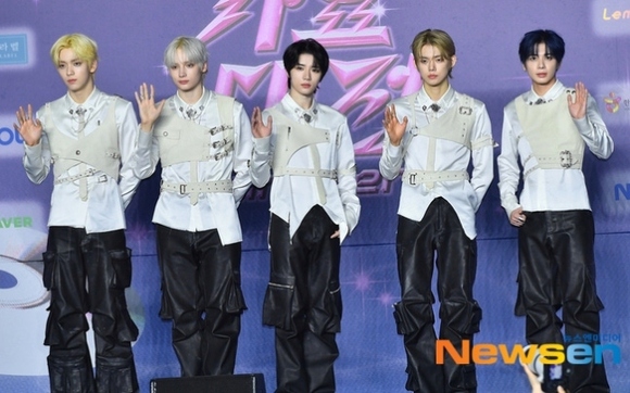 TXT SBS 歌謡大典 soobin サノク スビン トレ PHOTOTOMORROW X