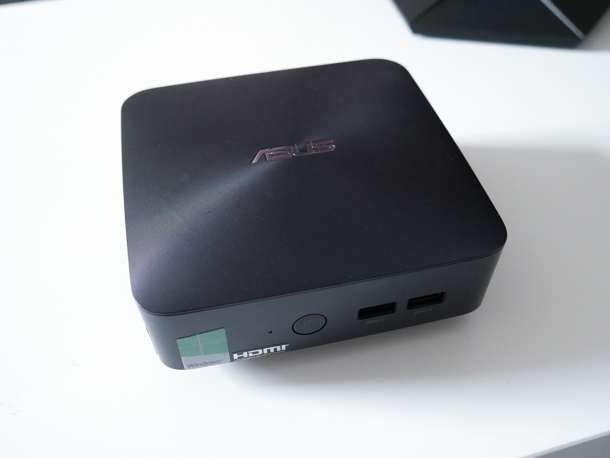 ASUS VivoMini UN65 review: This tiny PC packs a big punch