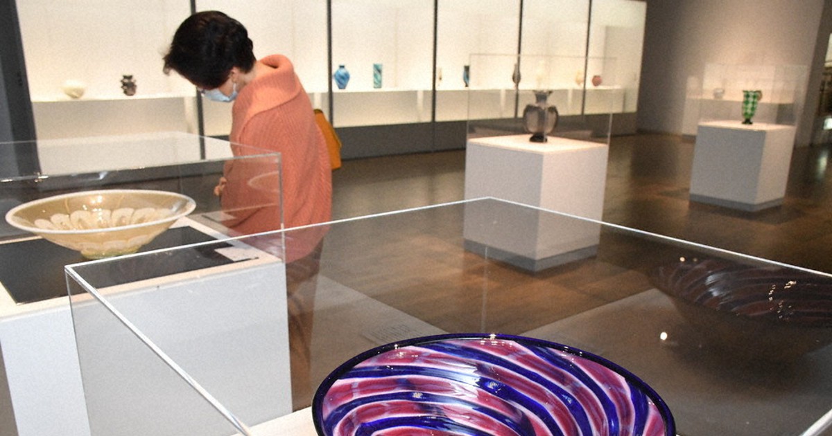 見て感じる光のアート 岩田藤七らガラス作品展 「影にも美しさ」 県立