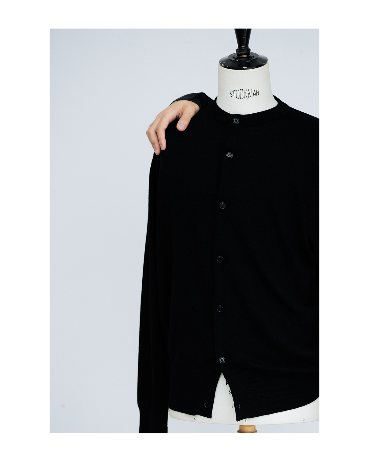 JOHN SMEDLEY × 5525gallery × L'ÉCHOPPEのクルーネックカーディガン