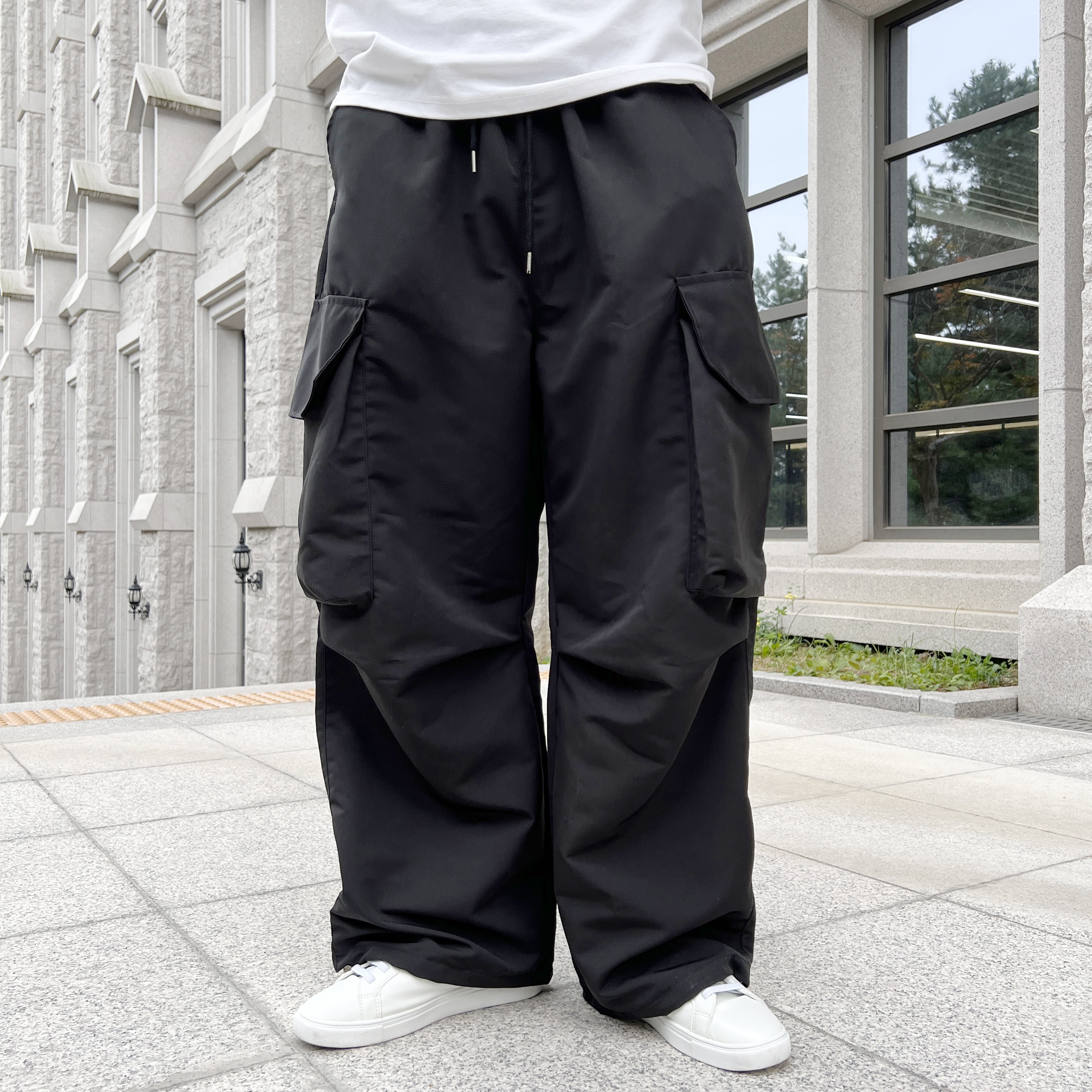 ストリングカーゴパンツワイドタック入りジョガーパンツ