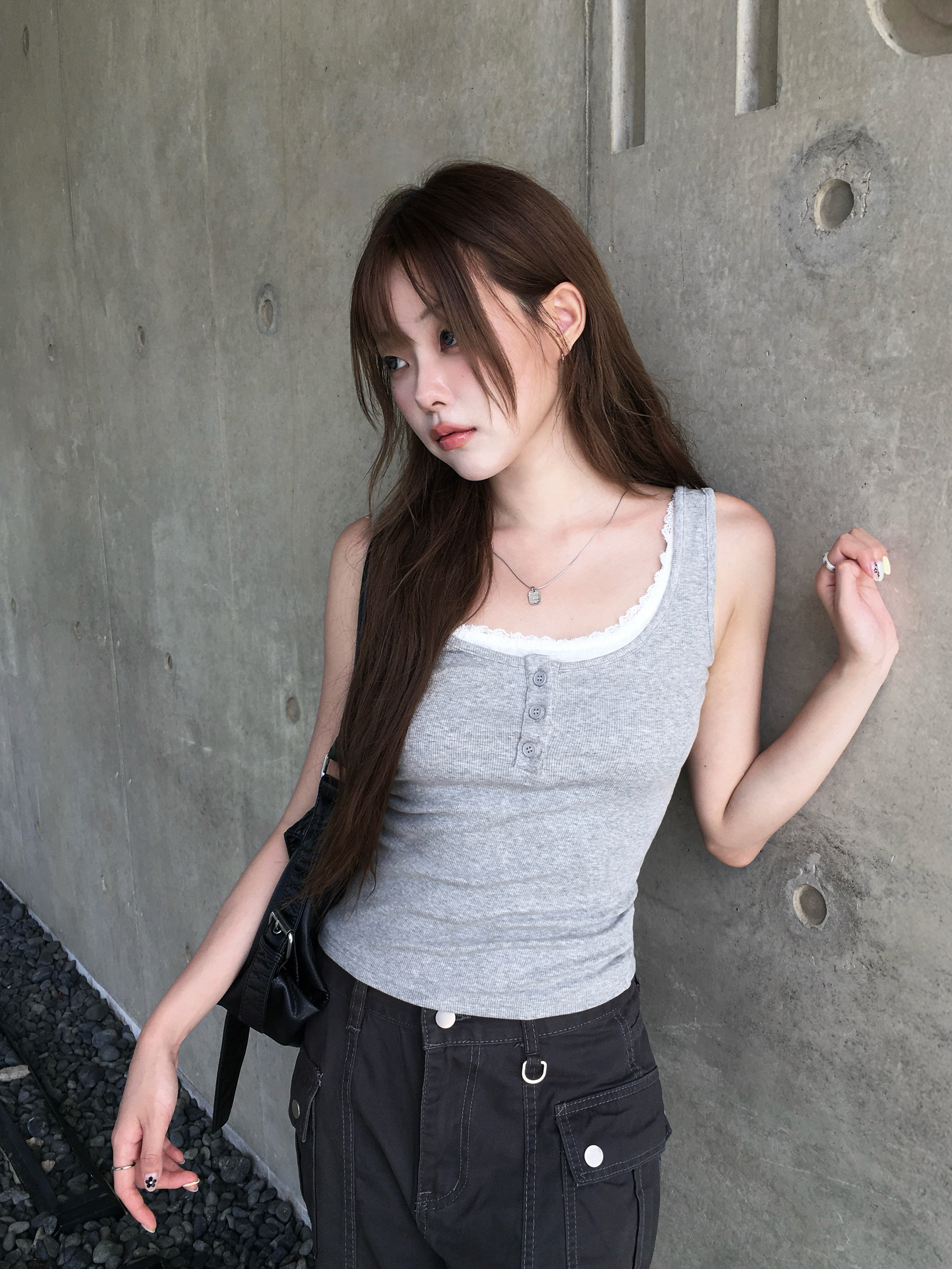 レースレイヤードボタンリブタンクトップ | ファッション通販サイト NUGU