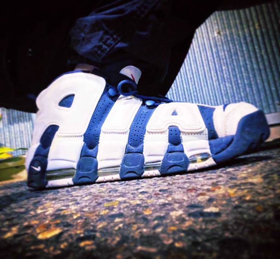 ナイキ エア モア アップテンポ 