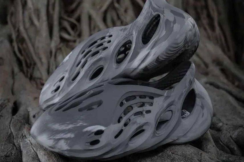 イージー フォームランナー の人気/新作情報 | スニーカーダンク(スニダン)