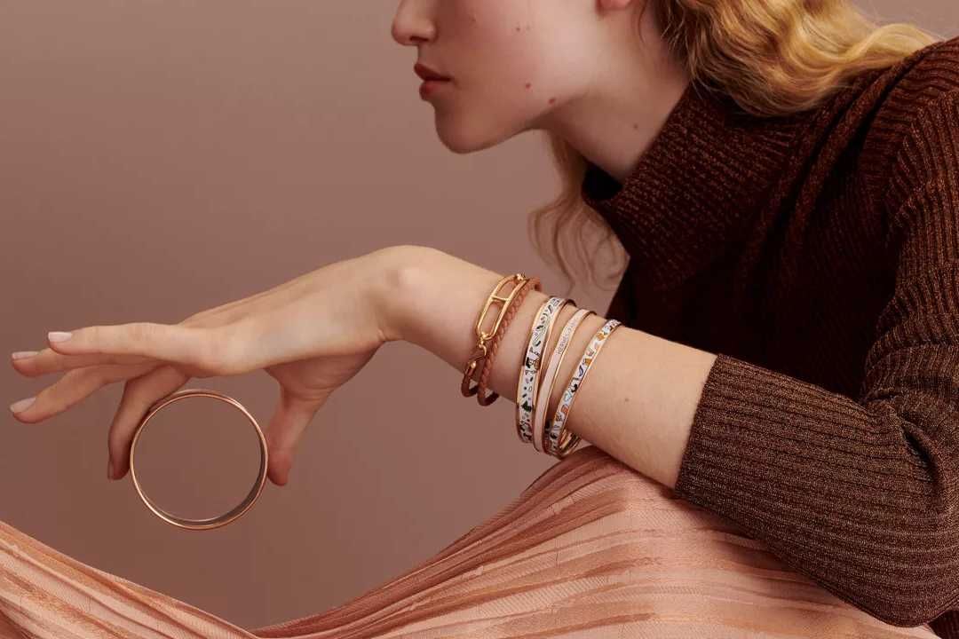 ホリデーシーズンにぴったり！HERMESの最新ブレスレットを紹介