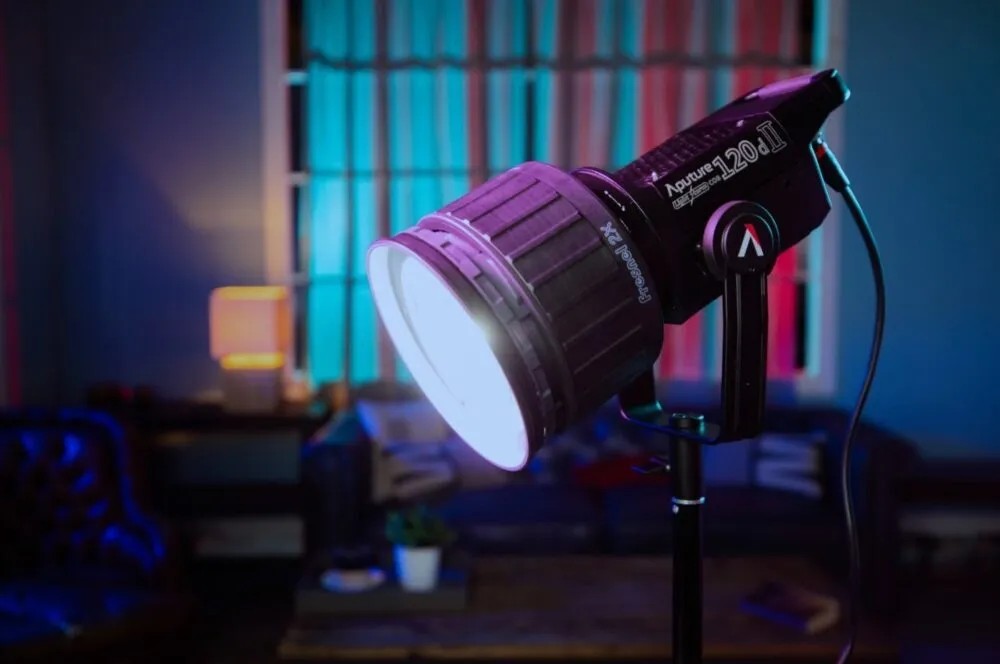 Fresnel 2x | Aputure