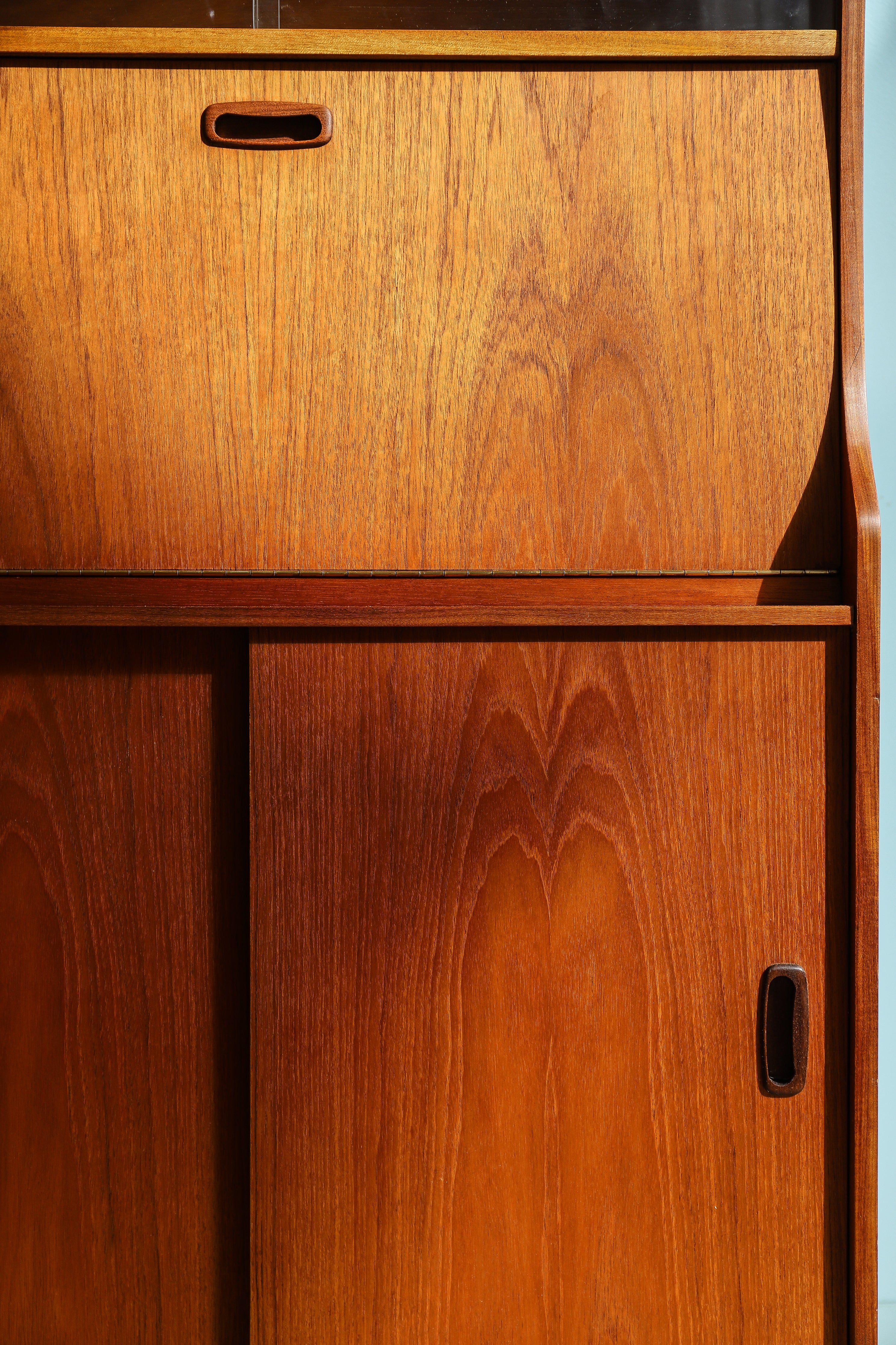 イギリスヴィンテージ ターニッジ ドリンクキャビネット ビューロー