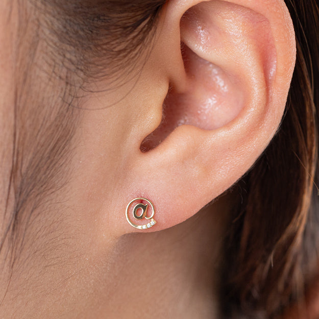 K18「アット」ピアス(片耳用)｜【オレフィーチェ】Orefice