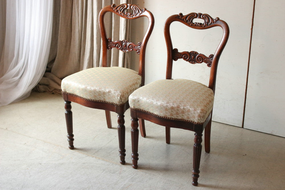 ラスト1脚！マホガニー材彫りが素敵なチェア（椅子）高さ83cm