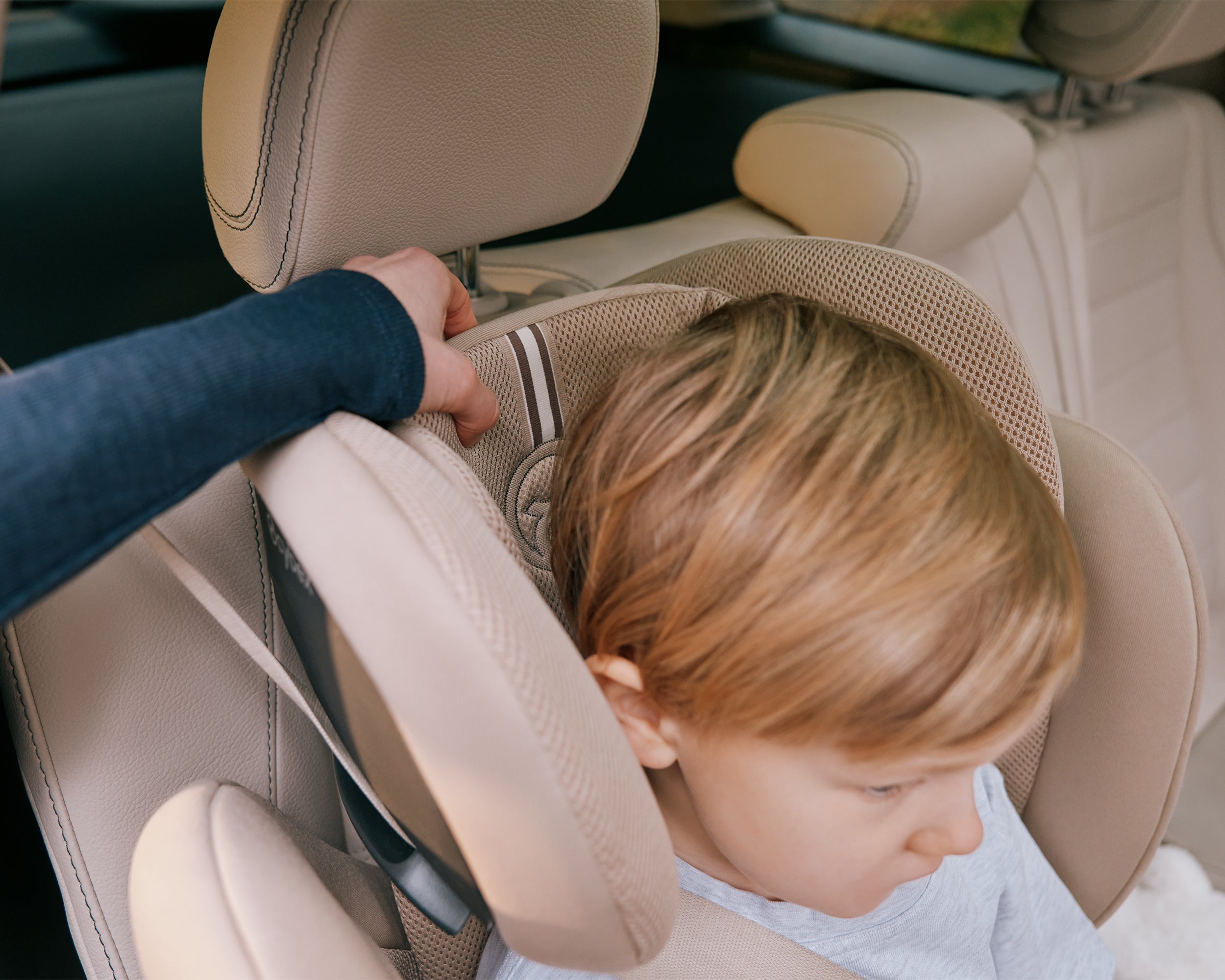 インパクトシールドが片手で調節可能になった「パラスG2」が登場