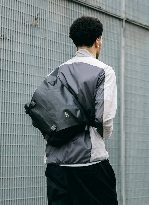 Arc'teryx Granville 10 Courier Bag / Black – Livestock