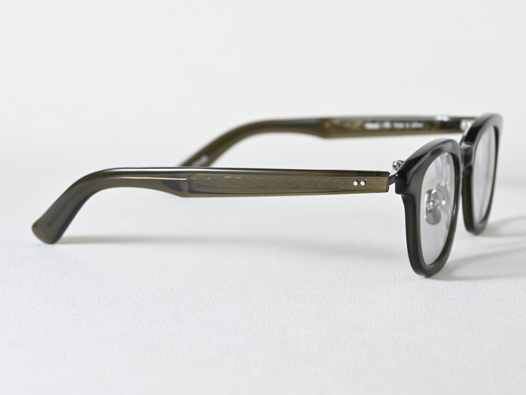 機能性と美観を兼ね備える｜YELLOWS PLUS “JACKSON” – OptiqueHARUTA