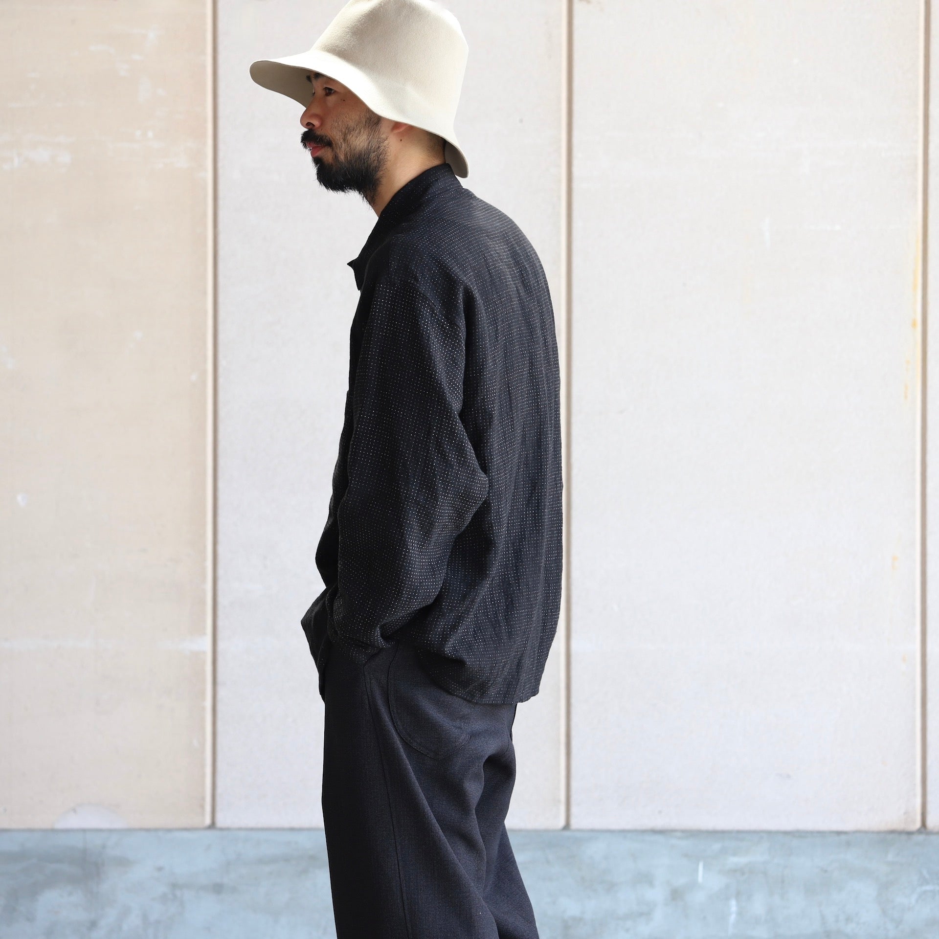 COMOLI ブラックリネン – CASANOVA&CO