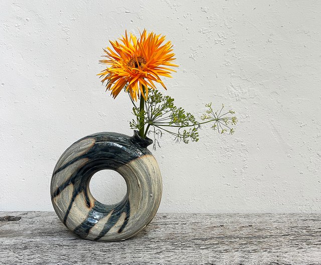 送料無料】台湾 墨藍 特大ドーナツ型花器 花瓶 | 陶器 ycobjectstudio