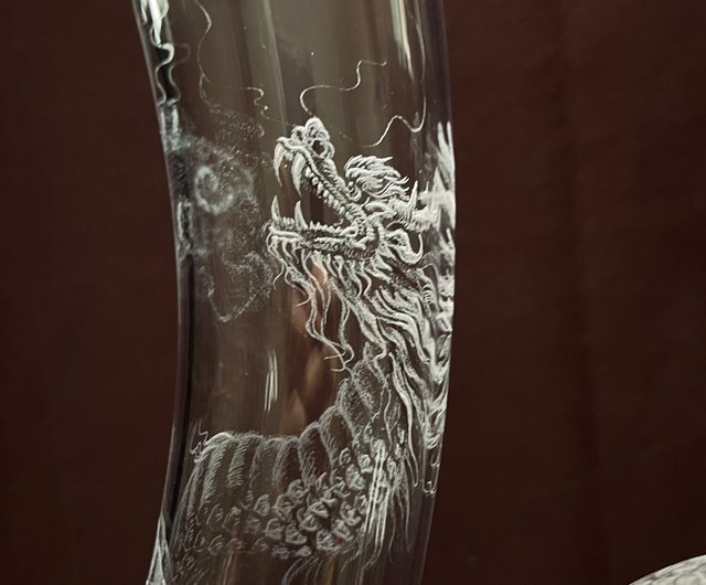 台湾 【龍と雲が絡み合う | 嘉真年作】純手彫り デカンタ1500cc