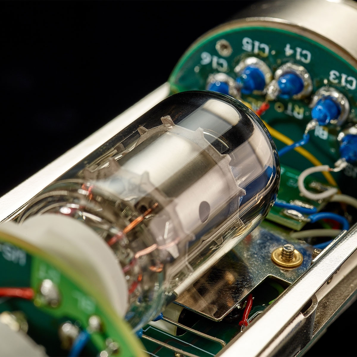 Neumann U67 Condenser Microphone | FrontEndAudio.com