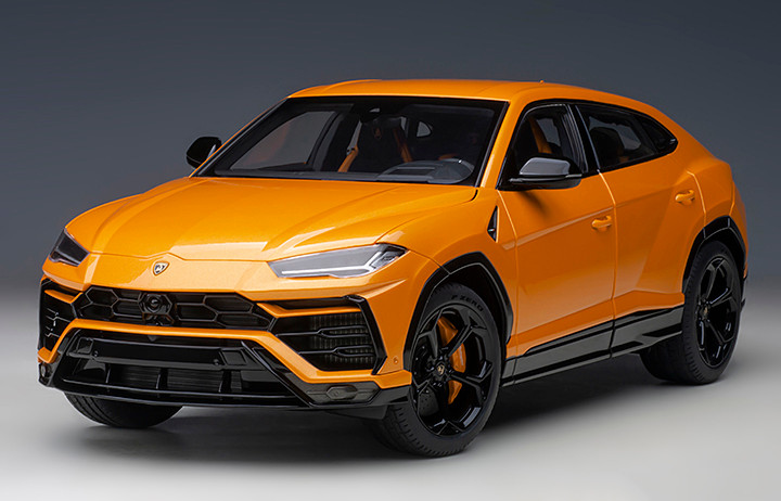 1/18 AUTOart Lamborghini Urus (Arancio Borealis Pearl Orange) Car