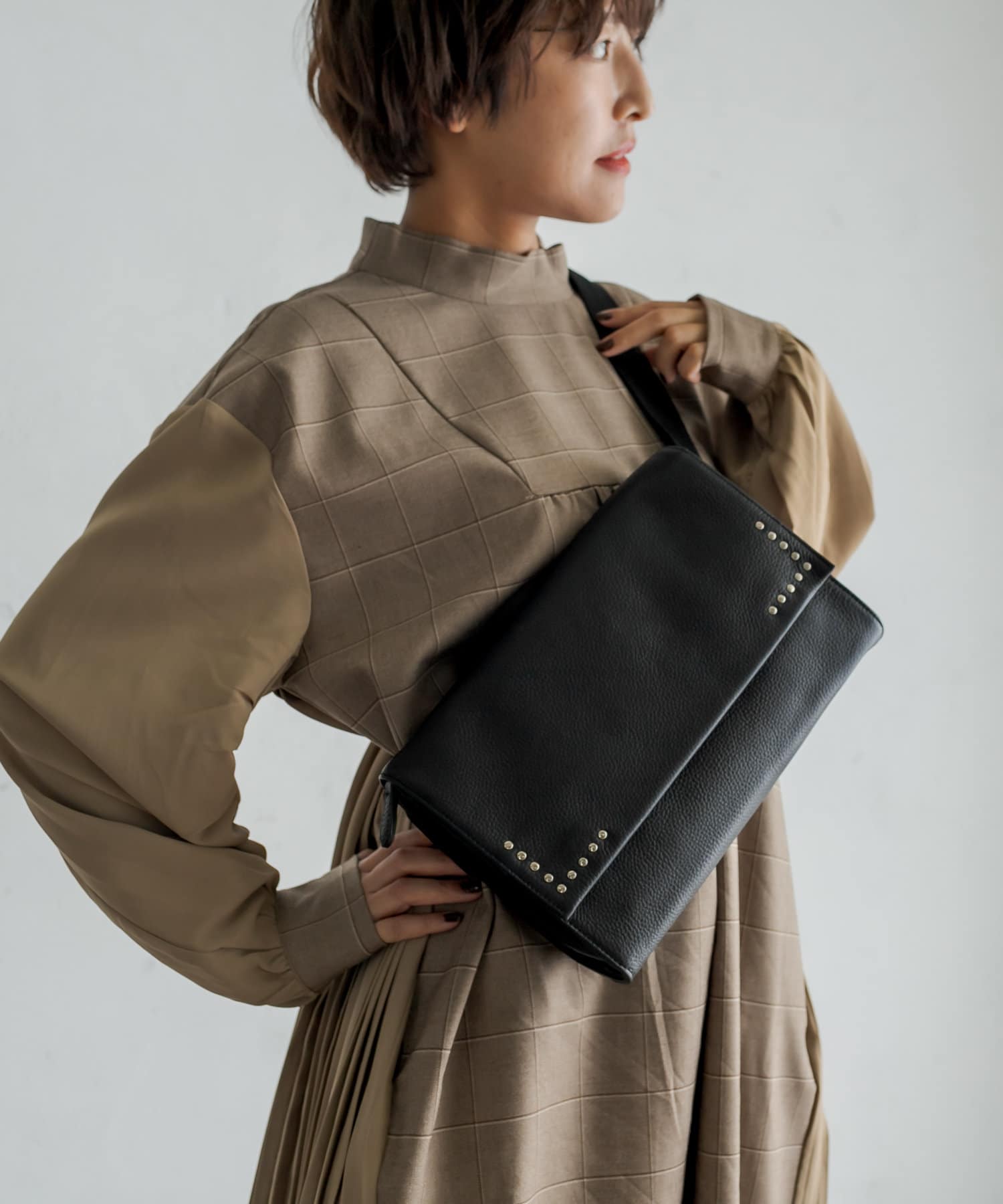 きれいめカジュアルスタイルに！NEWボディバッグ！！ - ear