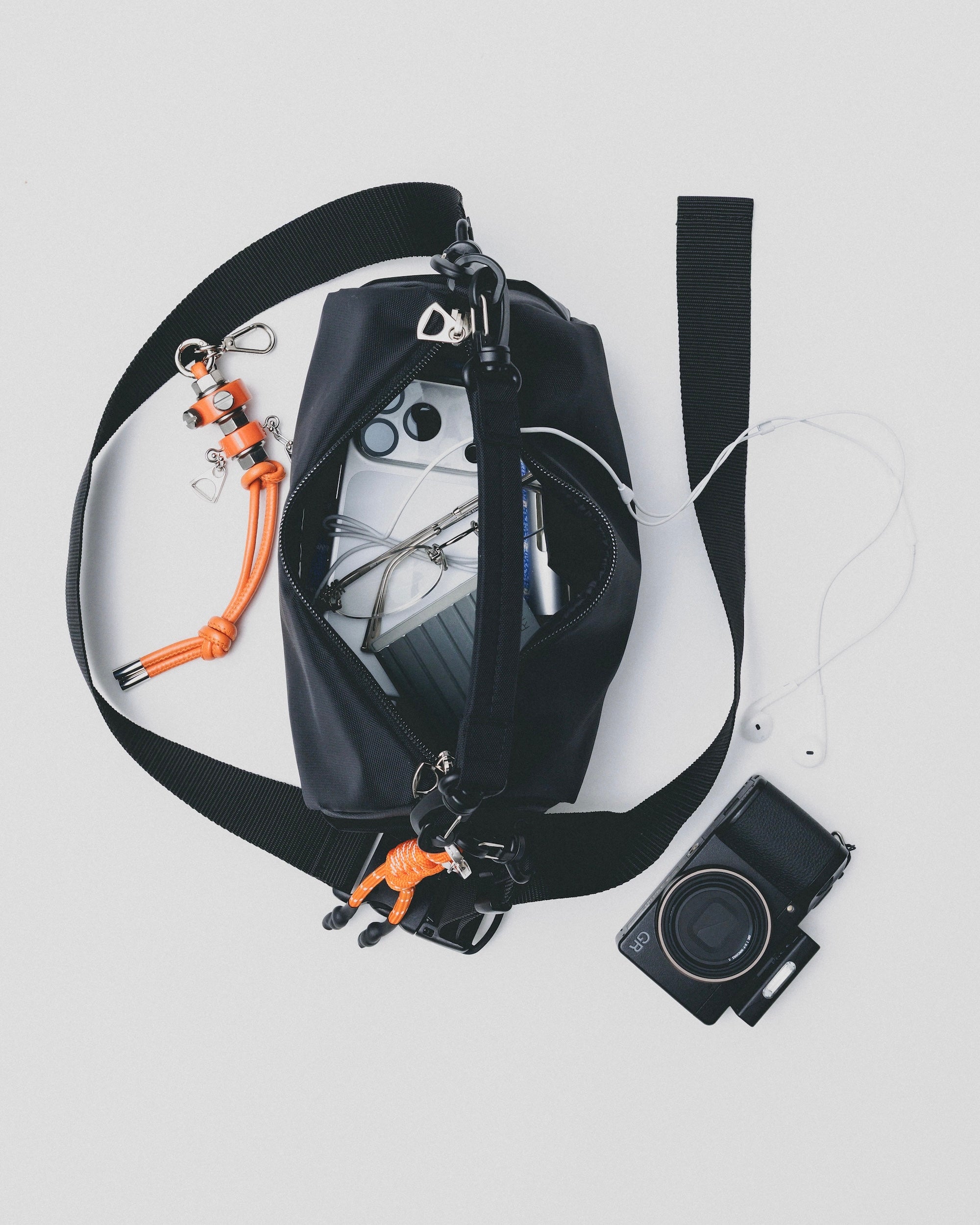 EX.】CRISTY ROBOT KNOT CHARM BY ITTI (ORANGE)