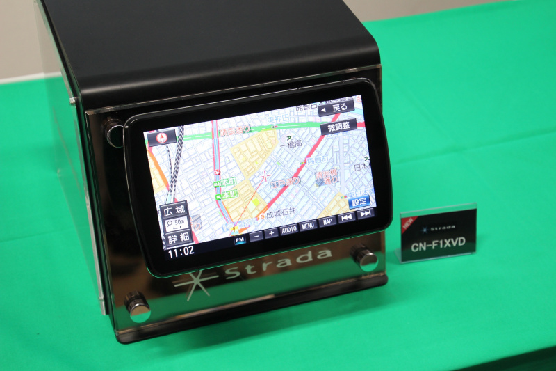 15周年を迎えた「ストラーダ」の2018年夏モデルが発表。大画面ナビでも
