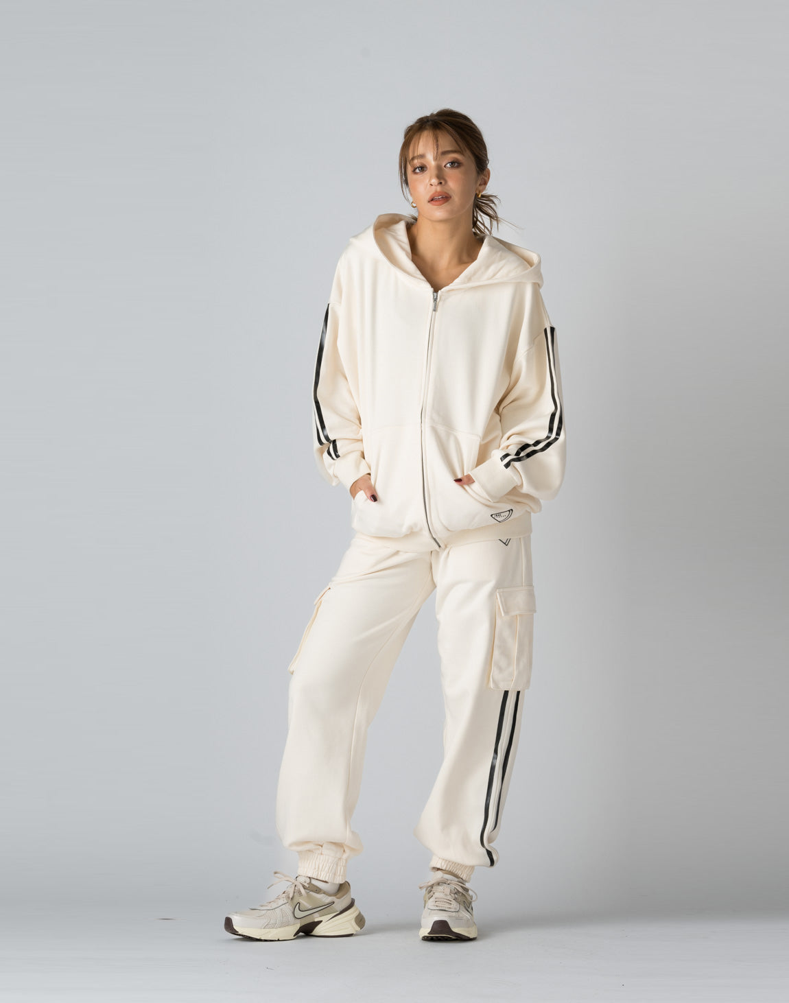 CRONOS×IRAL ZIP HOODIE【WHITE】