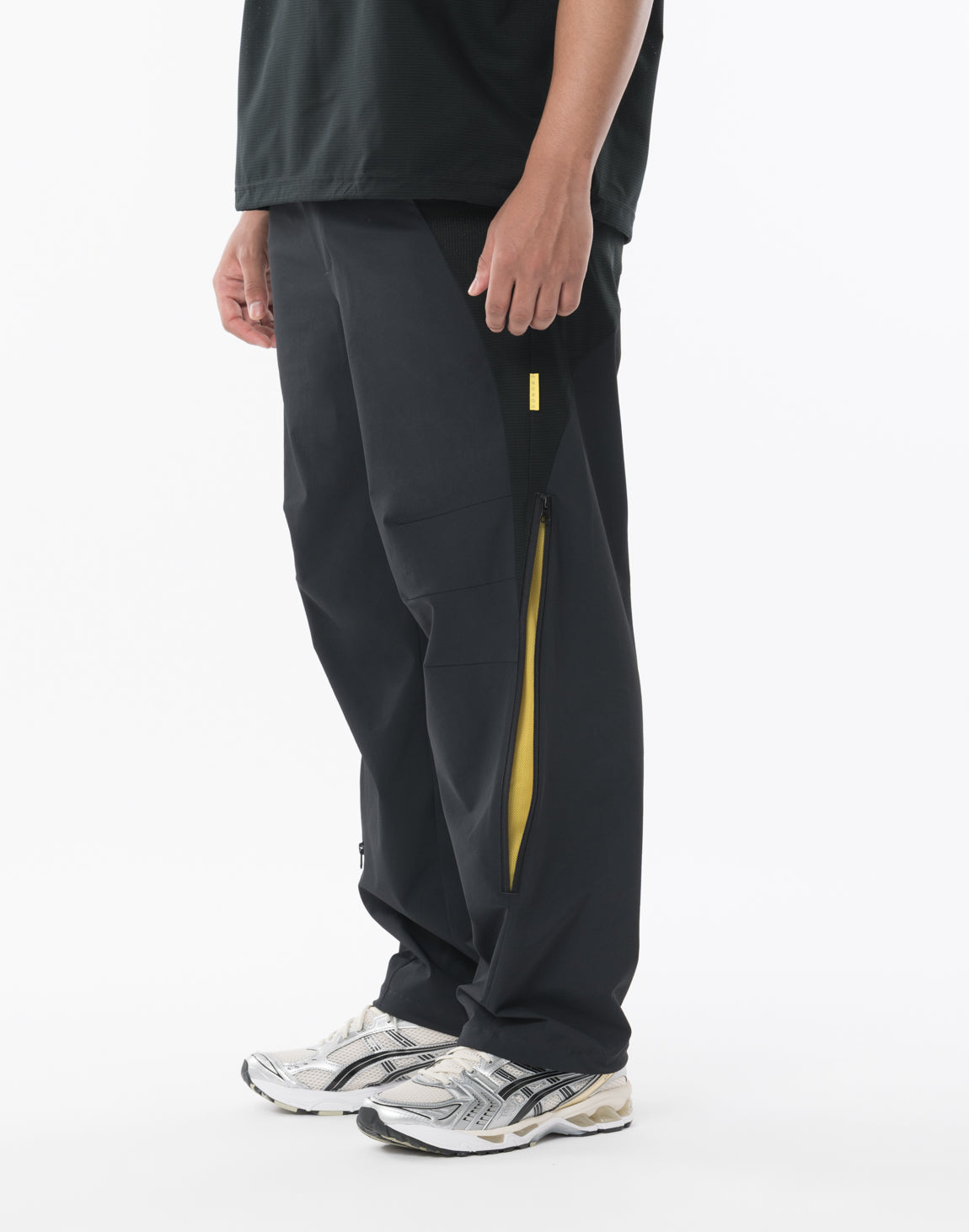 CRONOS HYBRID WIDE TECH PANTS【BLACK】