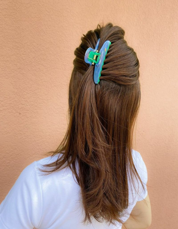 主役級の存在感】ずっと眺めていたくなるヘアクリップ | acca(アッカ