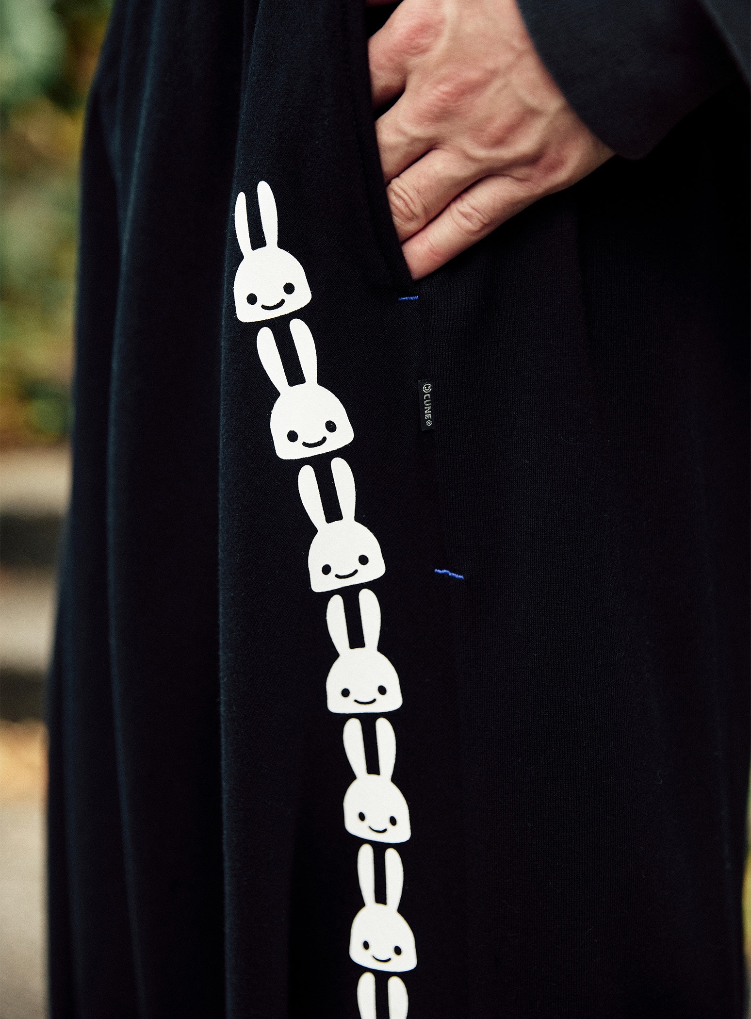 裏毛のペンギンパンツ｜ウサギがいる｜CUNE ONLINE STORE