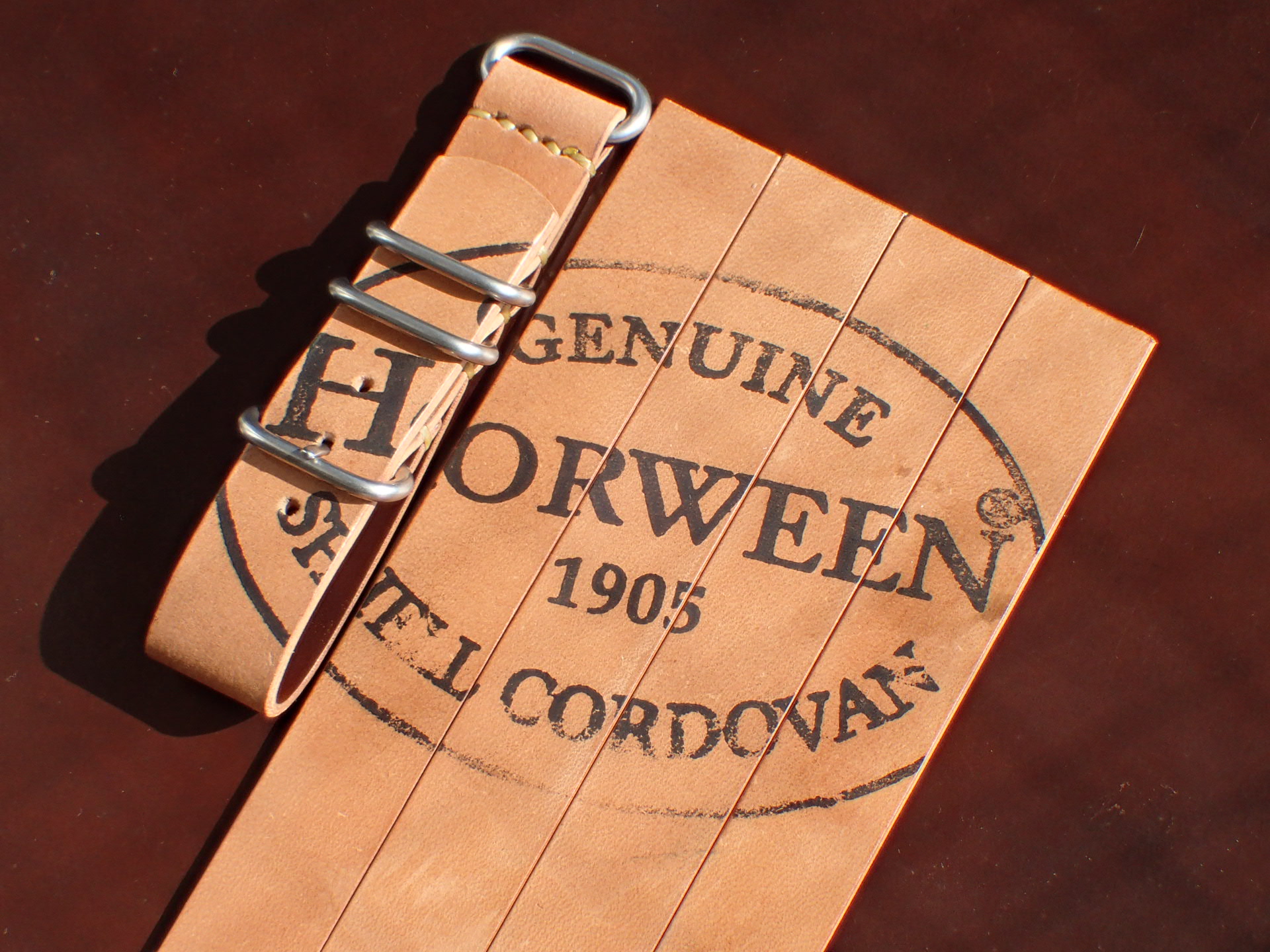 ホーウィン シェルコードバン キーホルダー | VINTAGE WATCH | Curious