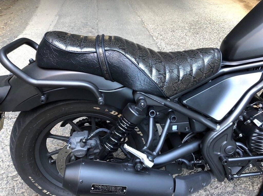 レブル250シート張替え